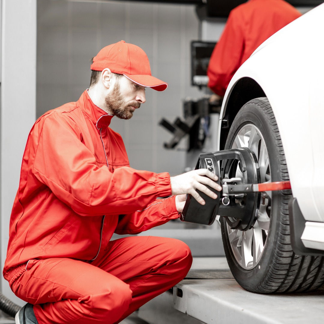 車両のアライメントを定期的にチェックすることが重要です。