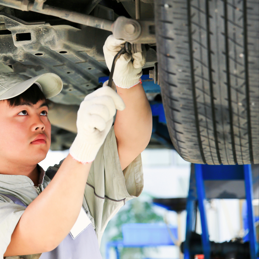 How often should inner and outer tie rods be replaced on ISUZU trucks